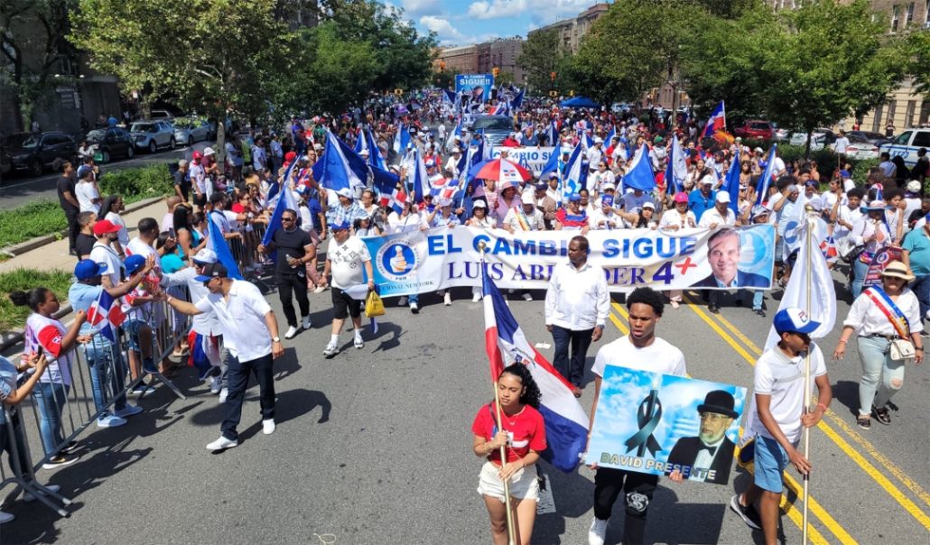 Dominicanos residentes en NY muestran apoyo a la repostulación del presidente Luis Abinader